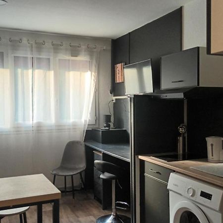 Appartement T1 Proche De Vulcania Pontaumur エクステリア 写真