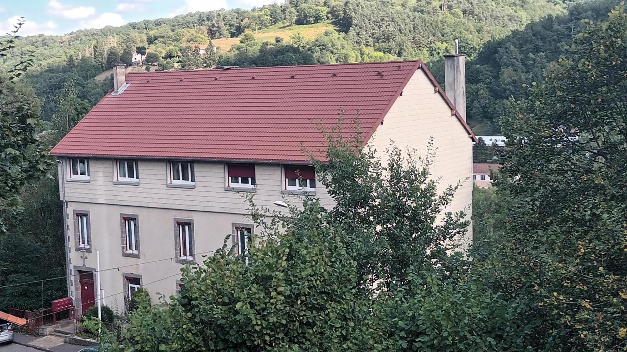 Appartement T1 Proche De Vulcania Pontaumur エクステリア 写真
